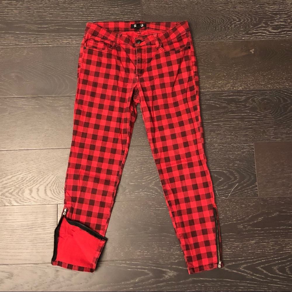 FOREVER 21 skinny pant with zippered ankle